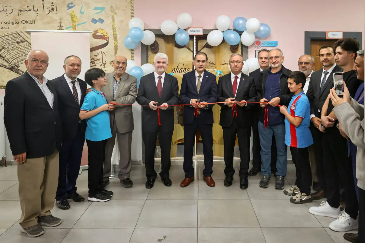 TEI’den Eskişehir Anadolu İmam Hatip Lisesine Kütüphane